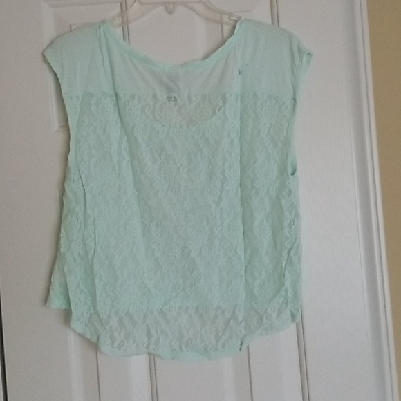 PINK skull lace crop - Picture 3 of 3